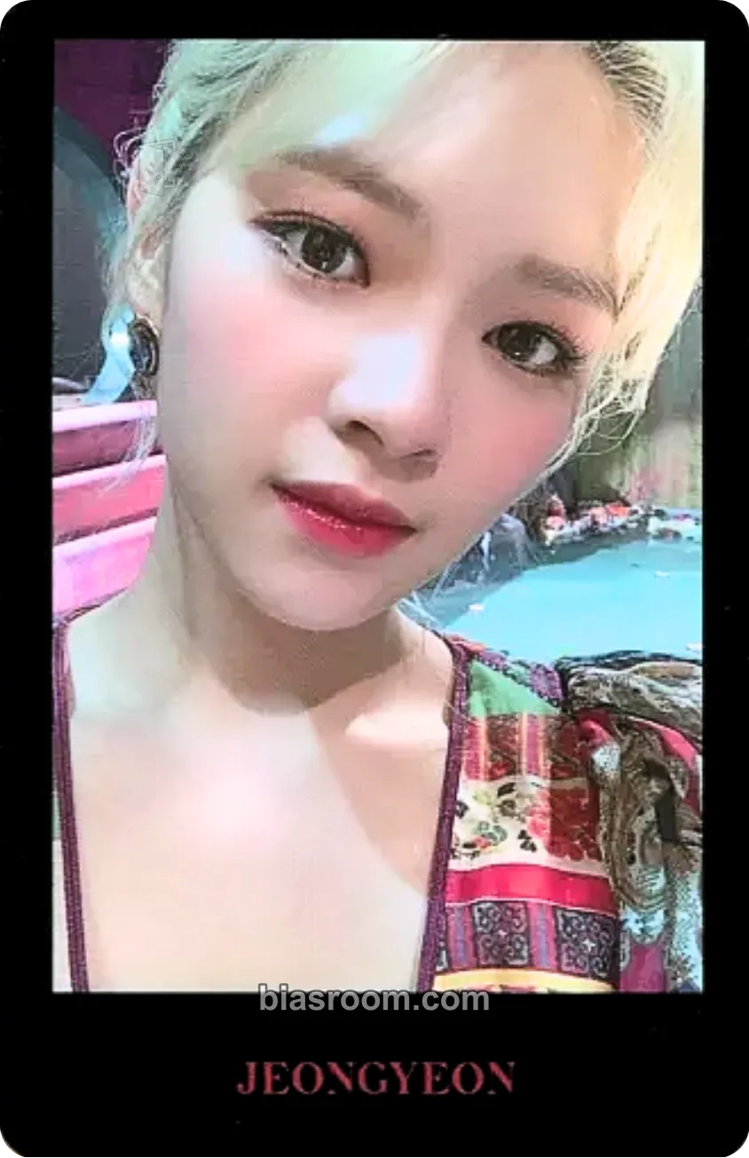 Jeongyeon MORE & MORE Photocard - TWICE - TWICE K-pop photocard