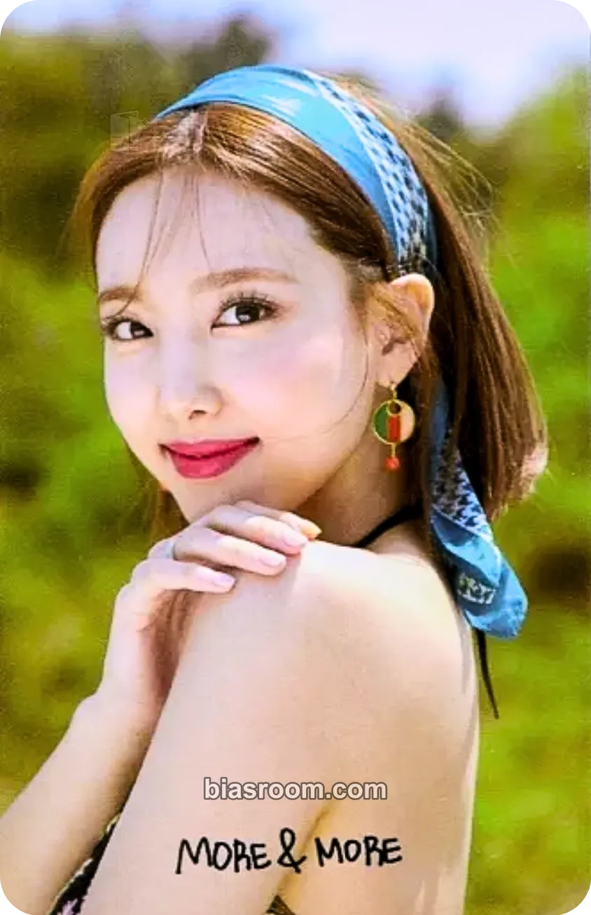 Nayeon MORE & MORE Photocard - TWICE - TWICE K-pop photocard