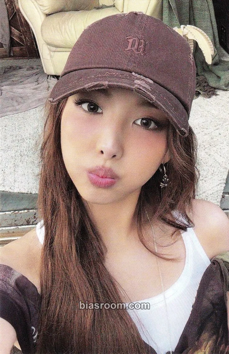 Nayeon Na Photocard - TWICE - TWICE K-pop photocard