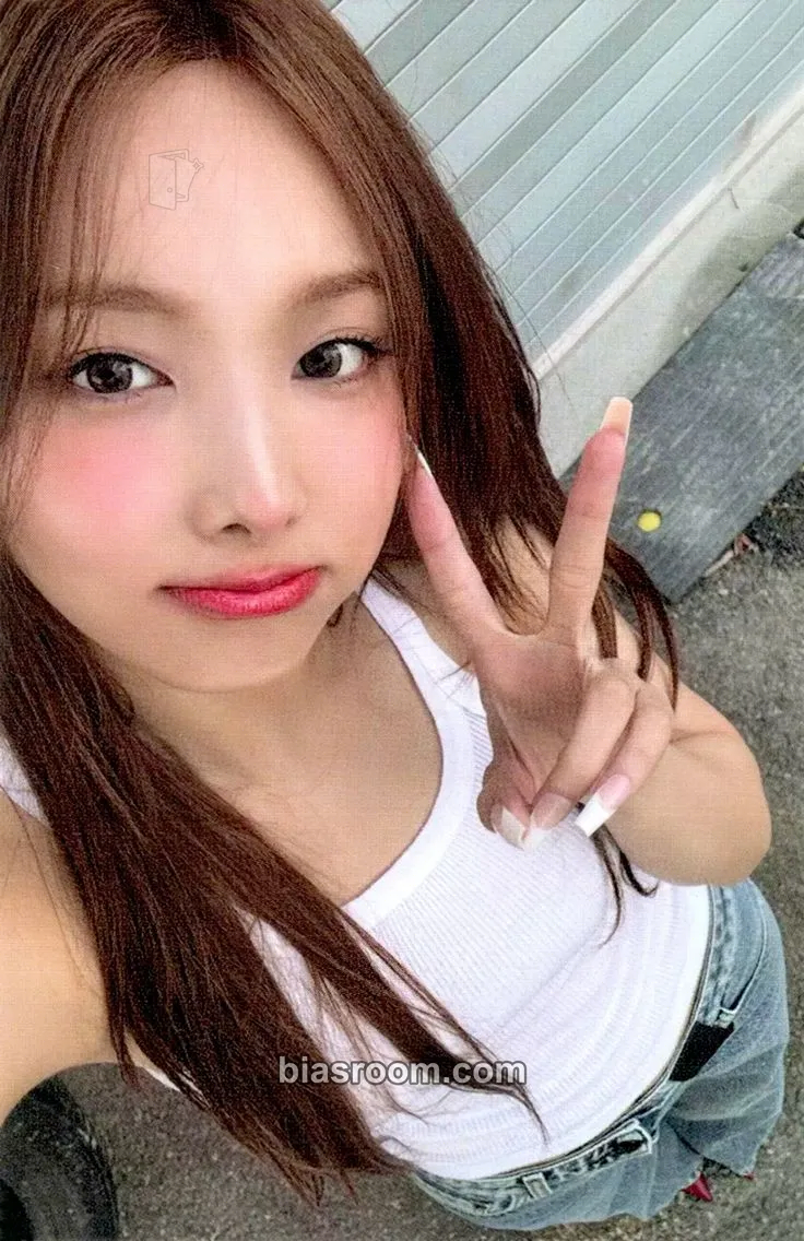 Nayeon Na Photocard - TWICE - TWICE K-pop photocard