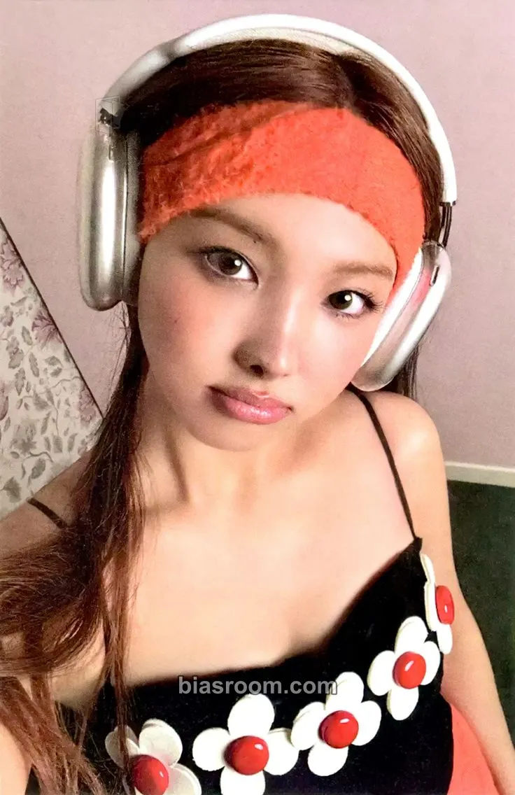 Nayeon Na Photocard - TWICE - TWICE K-pop photocard