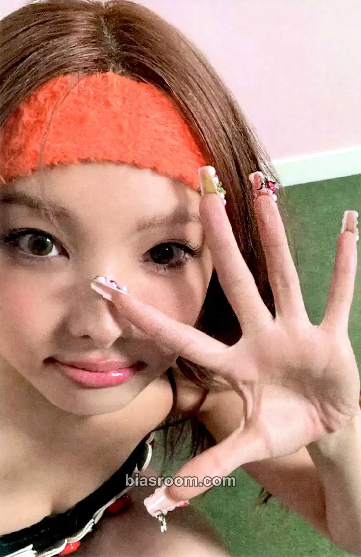 Nayeon Na Photocard - TWICE - TWICE K-pop photocard