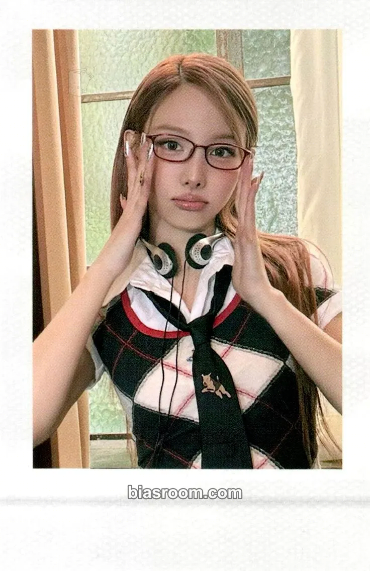 Nayeon Na Photocard - TWICE - TWICE K-pop photocard