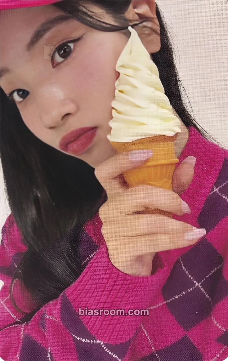 Dahyun STRATEGY Photocard - TWICE - TWICE K-pop photocard