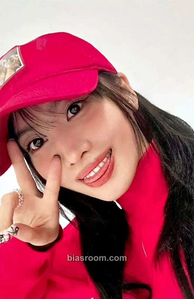 Momo STRATEGY Photocard - TWICE - TWICE K-pop photocard