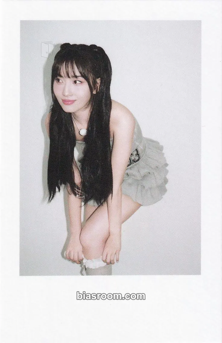 Momo STRATEGY Photocard - TWICE - TWICE K-pop photocard
