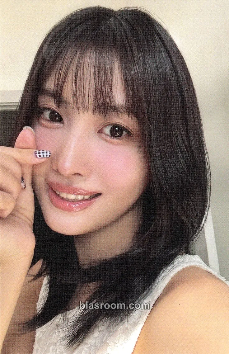 Momo STRATEGY Photocard - TWICE - TWICE K-pop photocard
