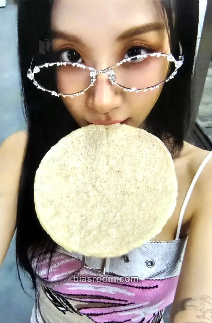 Chaeyoung THIS IS FOR Photocard - TWICE - TWICE K-pop photocard
