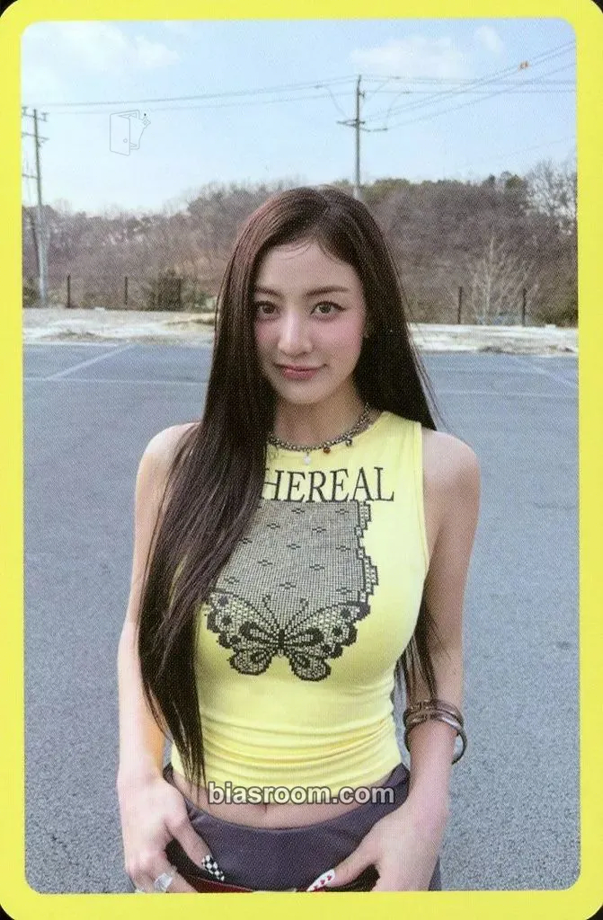 Jihyo THIS IS FOR Photocard - TWICE - TWICE K-pop photocard