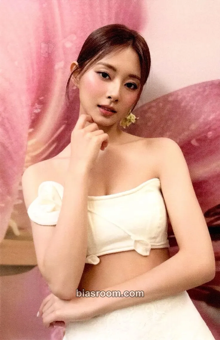 Tzuyu abouTZU Photocard - TWICE - TWICE K-pop photocard