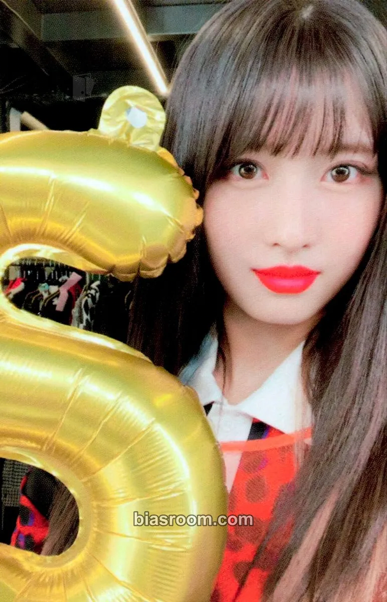 Momo YES or YES Photocard - TWICE - TWICE K-pop photocard