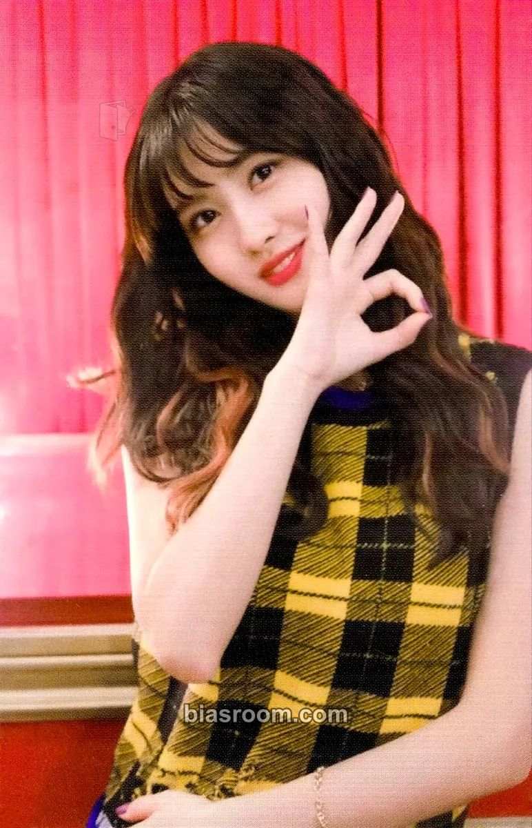 Momo YES or YES Photocard - TWICE - TWICE K-pop photocard