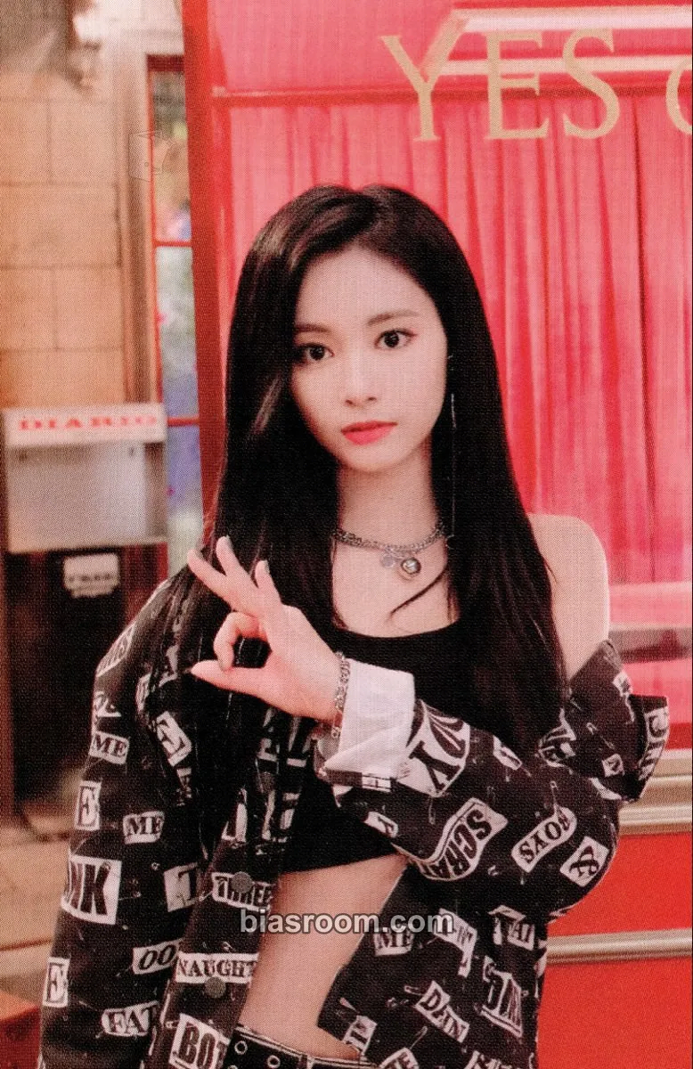 Tzuyu YES or YES Photocard - TWICE - TWICE K-pop photocard