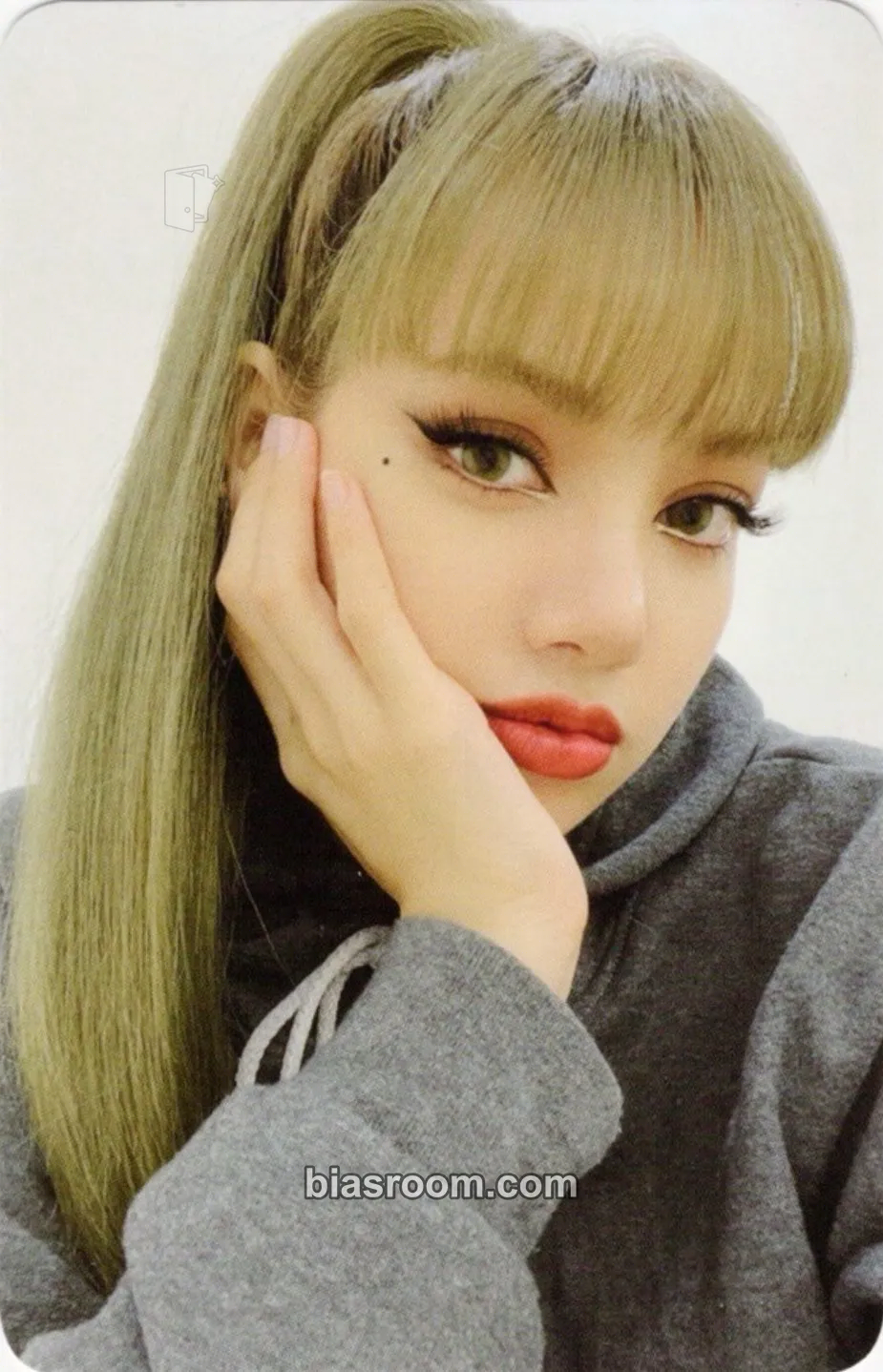 Lisa LALISA (Lisa solo) Photocard - BLACKPINK - BLACKPINK K-pop photocard