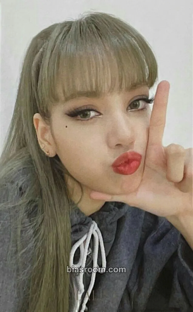 Lisa LALISA (Lisa solo) Photocard - BLACKPINK - BLACKPINK K-pop photocard