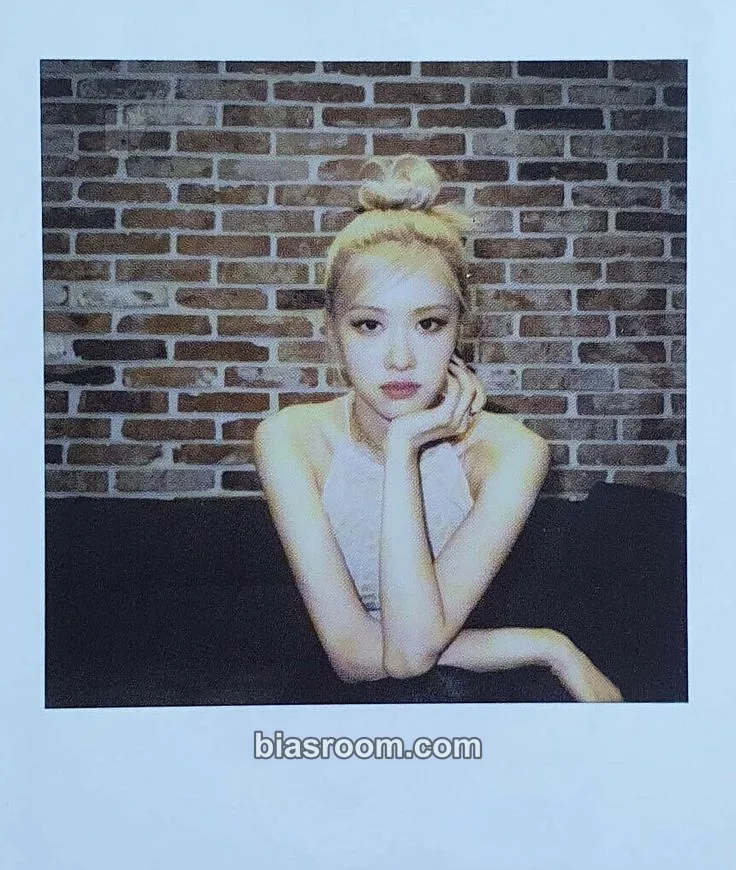 Rosé Rosé -R- Photobook Special Edition Photocard - BLACKPINK - BLACKPINK K-pop photocard