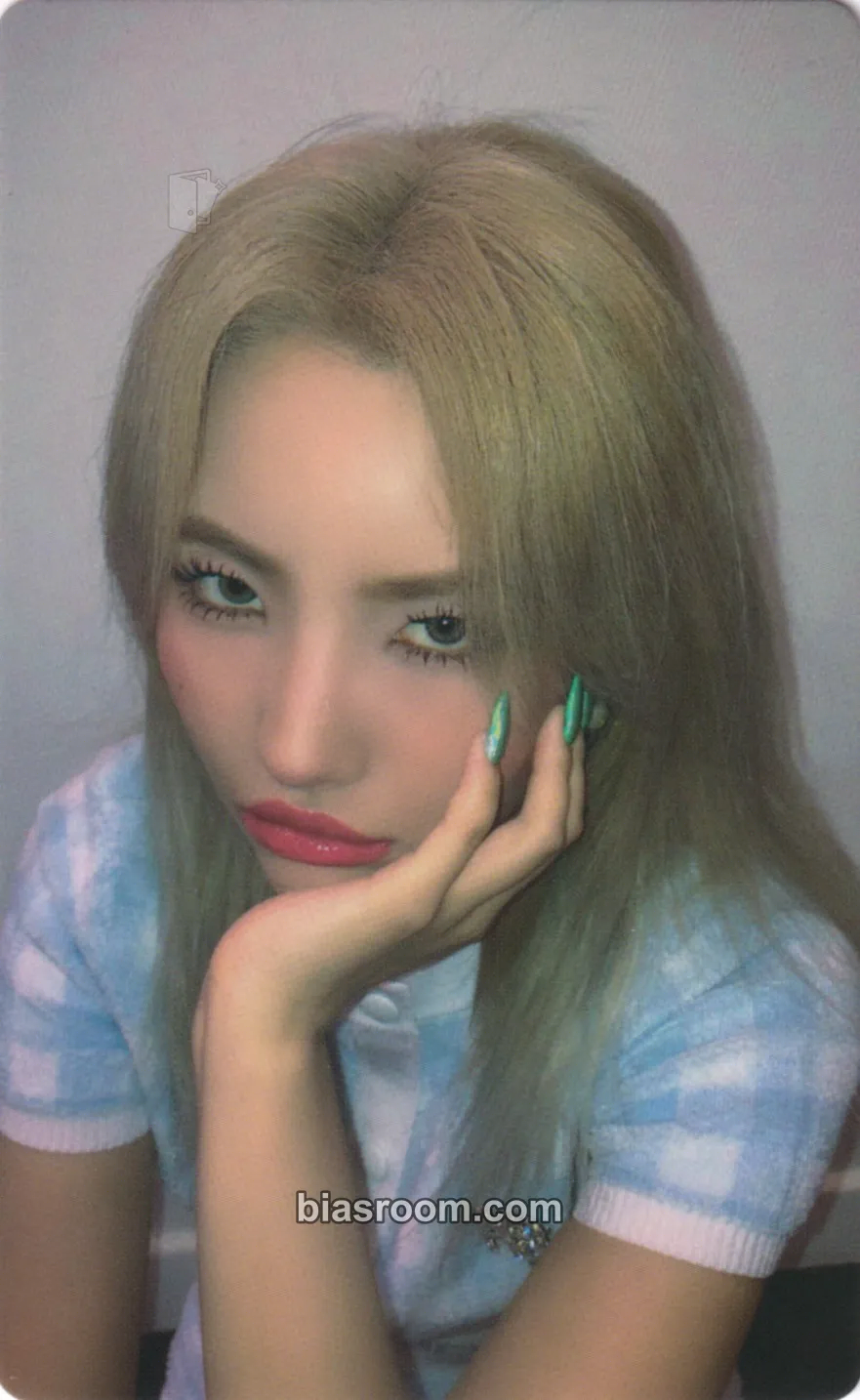 Soyeon Windy Photocard - i-dle - i-dle K-pop photocard