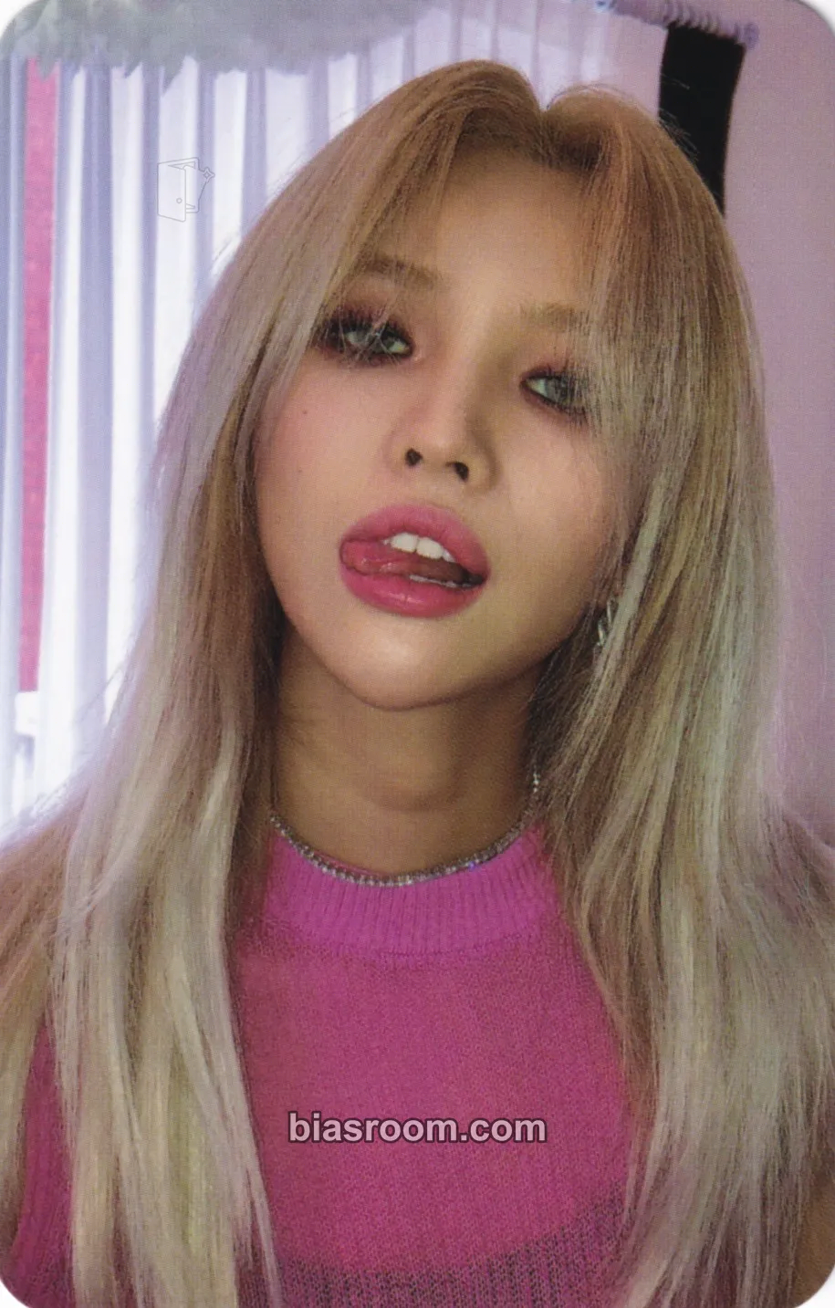 Soyeon Windy Photocard - i-dle - i-dle K-pop photocard