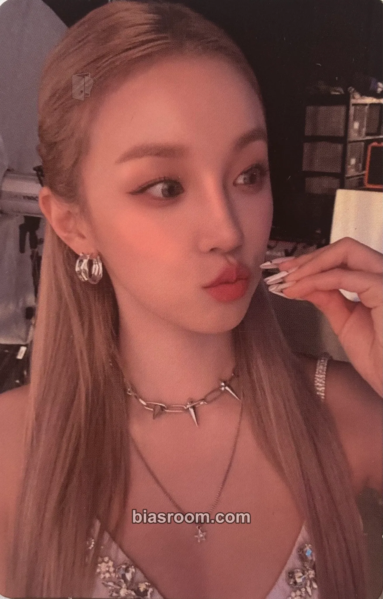 Yuqi HEAT Photocard - i-dle - i-dle K-pop photocard