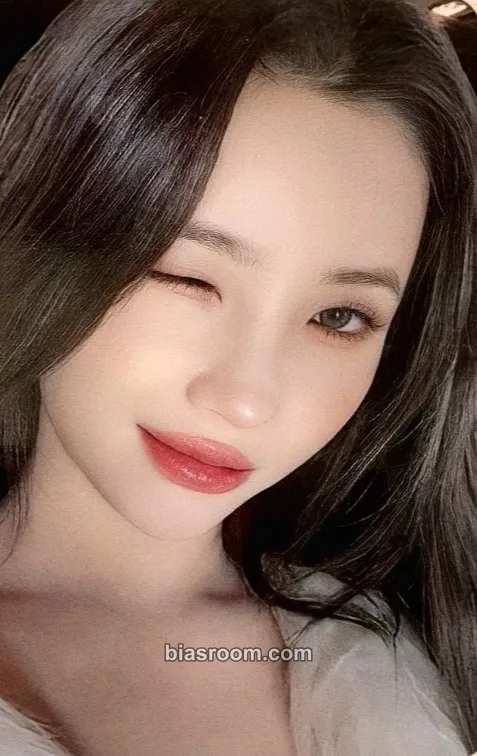 Soyeon 2023 SBS Gayo Daejeon Photocard - i-dle - i-dle K-pop photocard