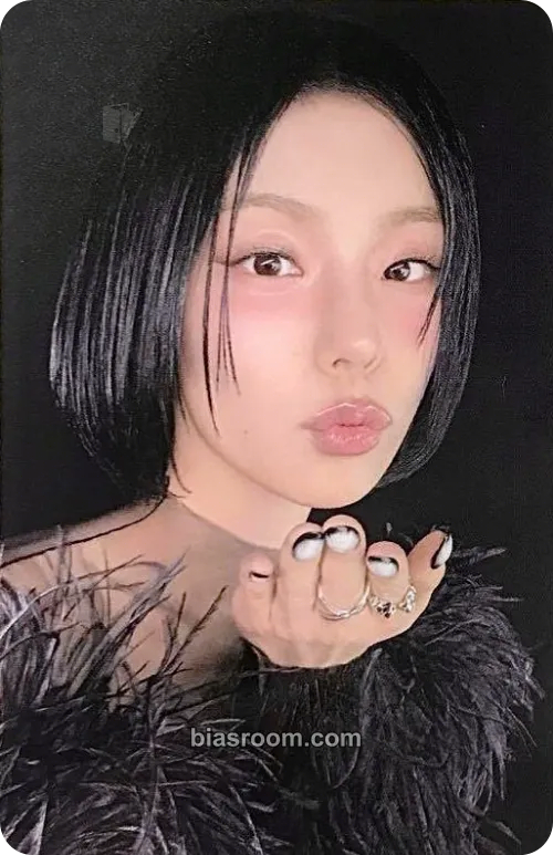 Yeji Air Photocard - ITZY - ITZY K-pop photocard