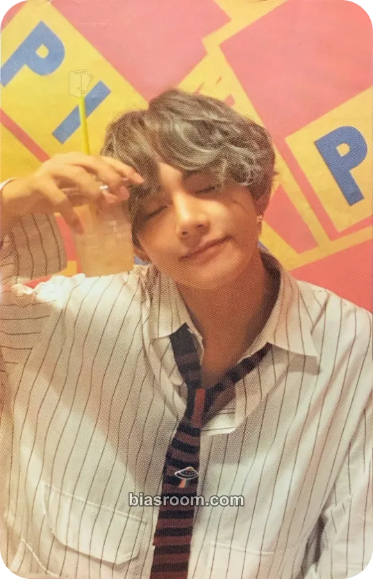 V Love Yourself: Her Photocard - BTS - BTS K-pop photocard