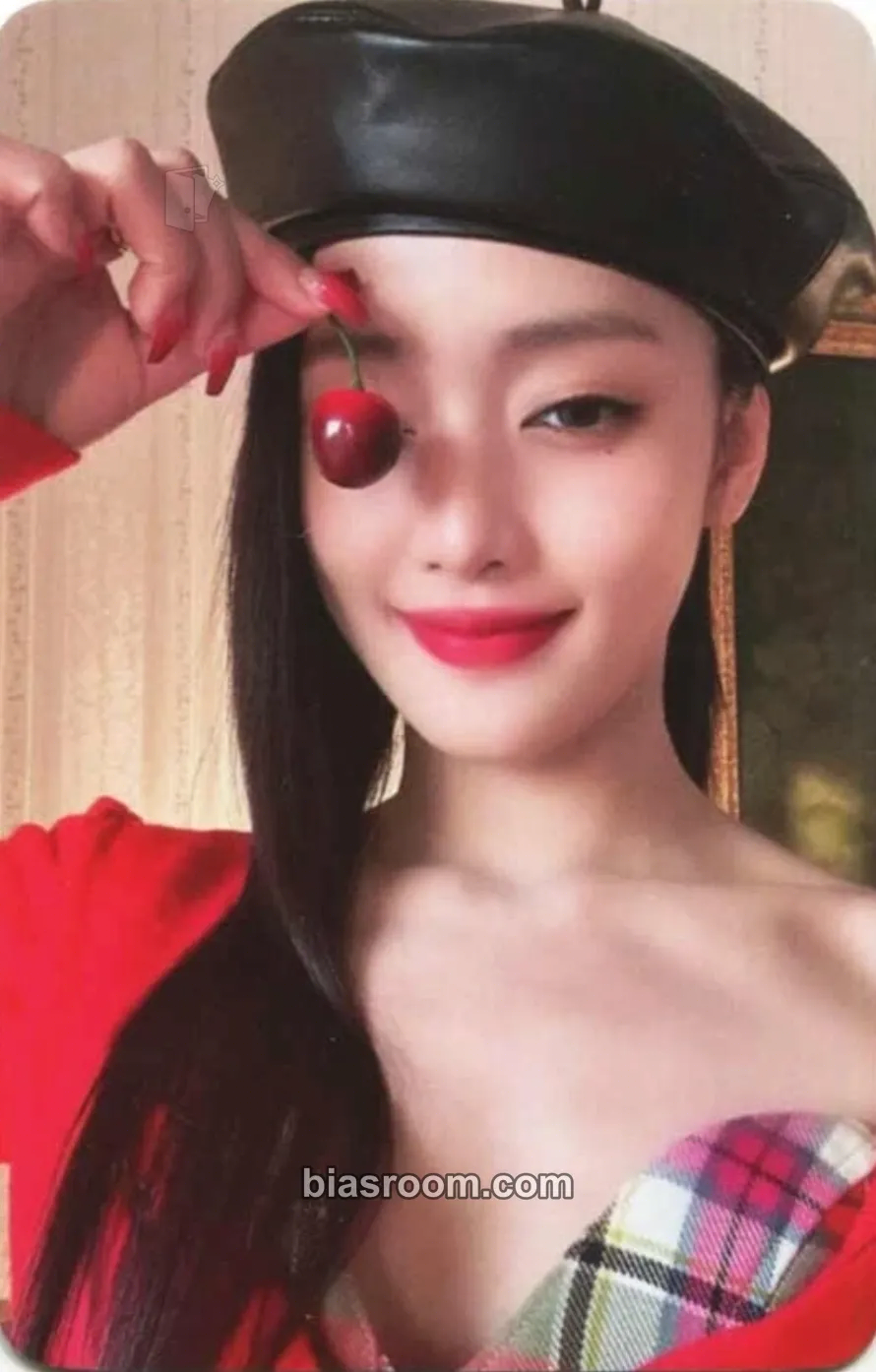 Minnie HER Photocard - i-dle - i-dle K-pop photocard