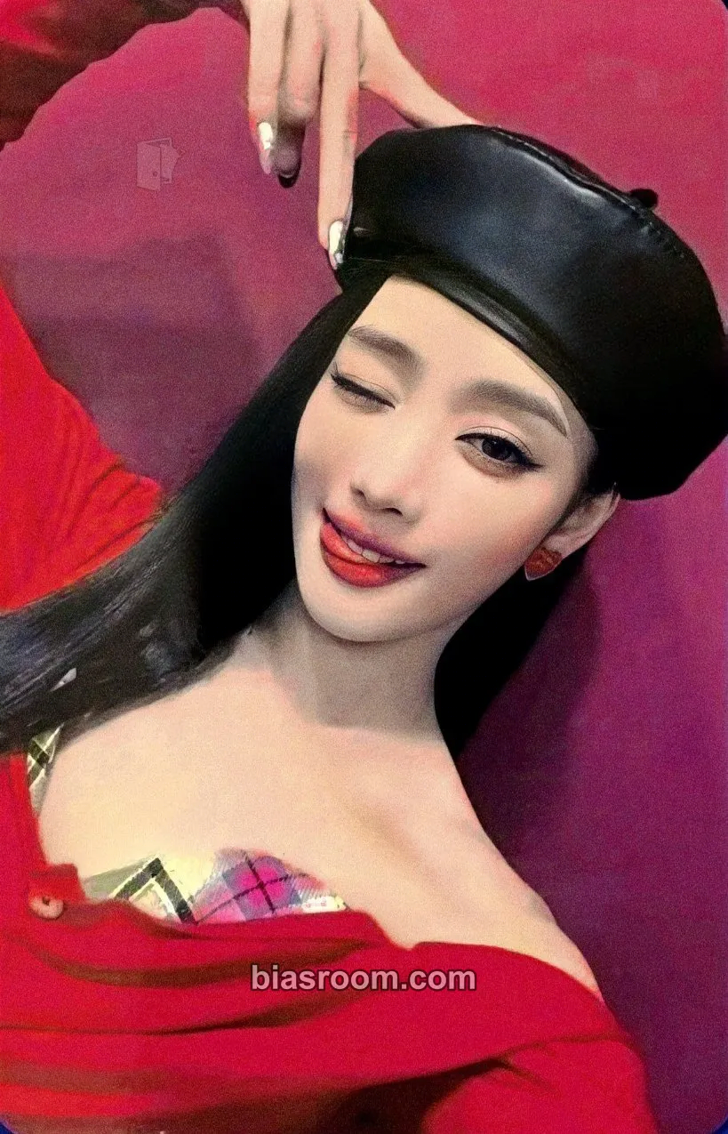 Minnie HER Photocard - i-dle - i-dle K-pop photocard