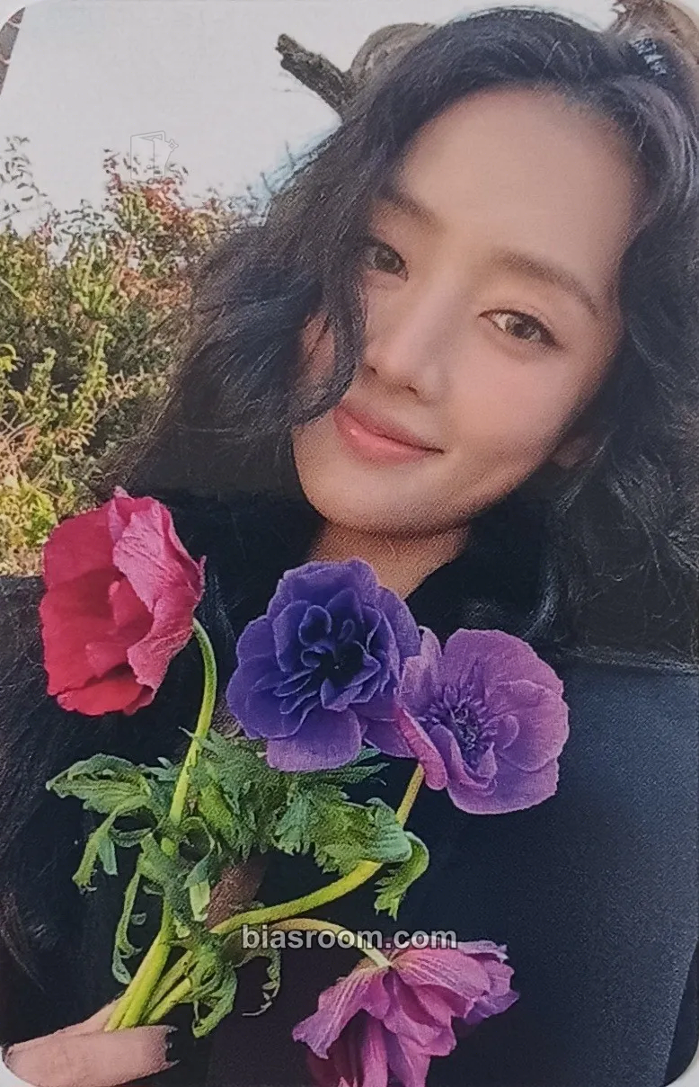 Minnie HER Photocard - i-dle - i-dle K-pop photocard