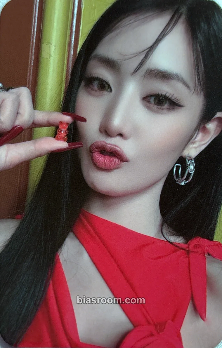 Minnie HER Photocard - i-dle - i-dle K-pop photocard