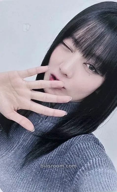 Minnie HER Photocard - i-dle - i-dle K-pop photocard