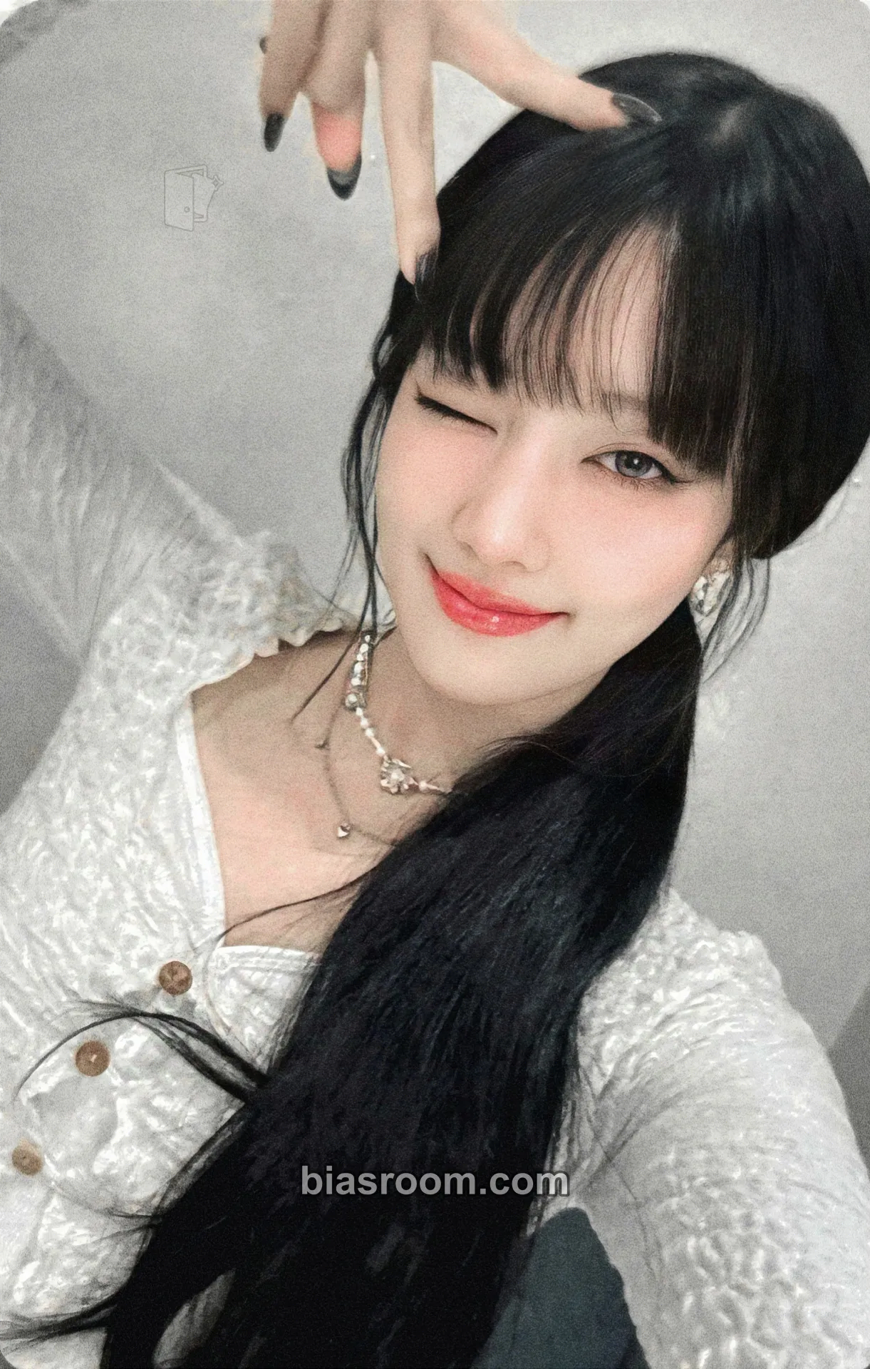 Minnie HER Photocard - i-dle - i-dle K-pop photocard