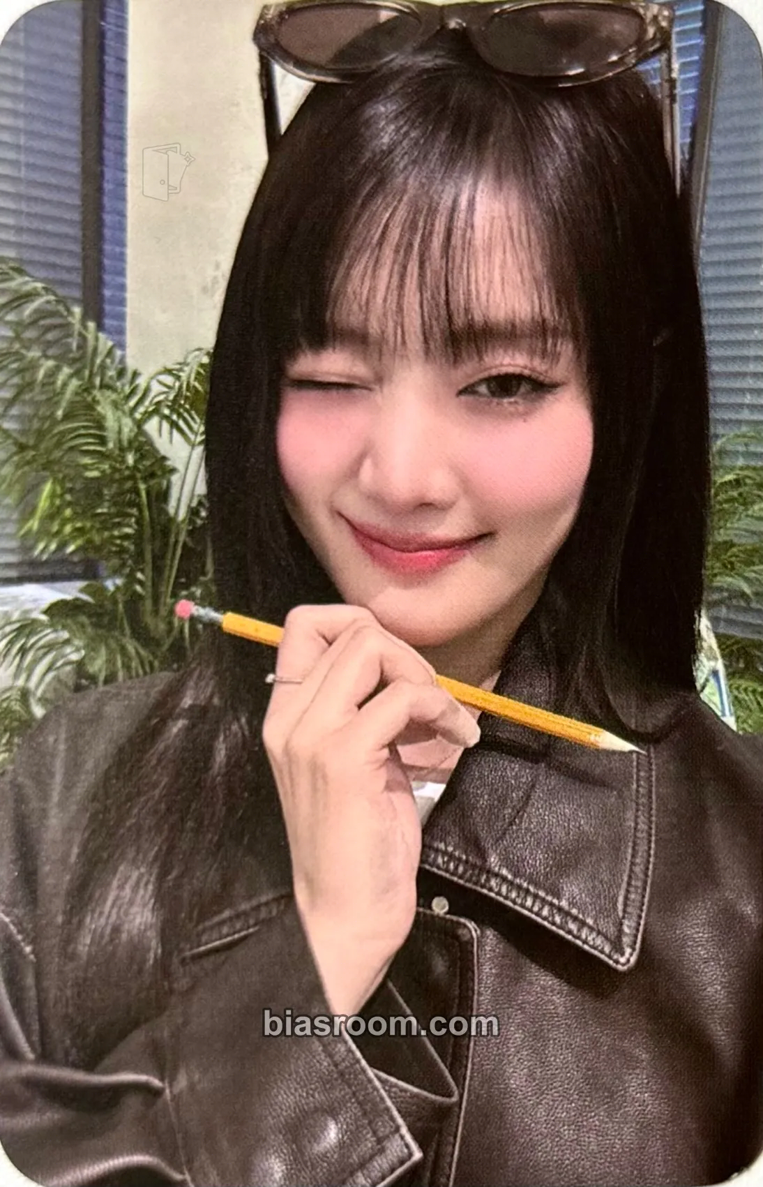 Minnie HER Photocard - i-dle - i-dle K-pop photocard