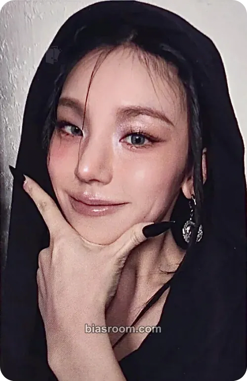 Yeji Air Photocard - ITZY - ITZY K-pop photocard