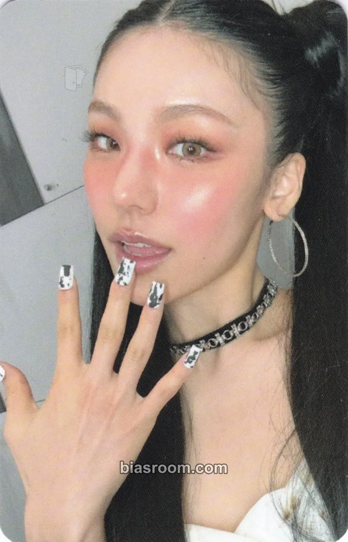 Yeji Air Photocard - ITZY - ITZY K-pop photocard