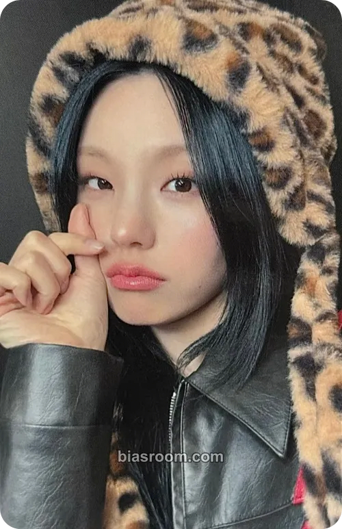 Yeji Air Photocard - ITZY - ITZY K-pop photocard