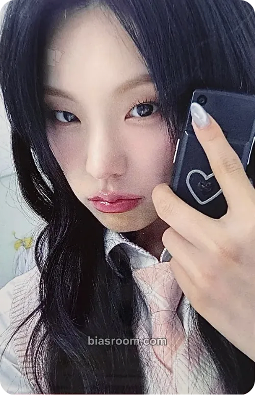 Yeji Air Photocard - ITZY - ITZY K-pop photocard