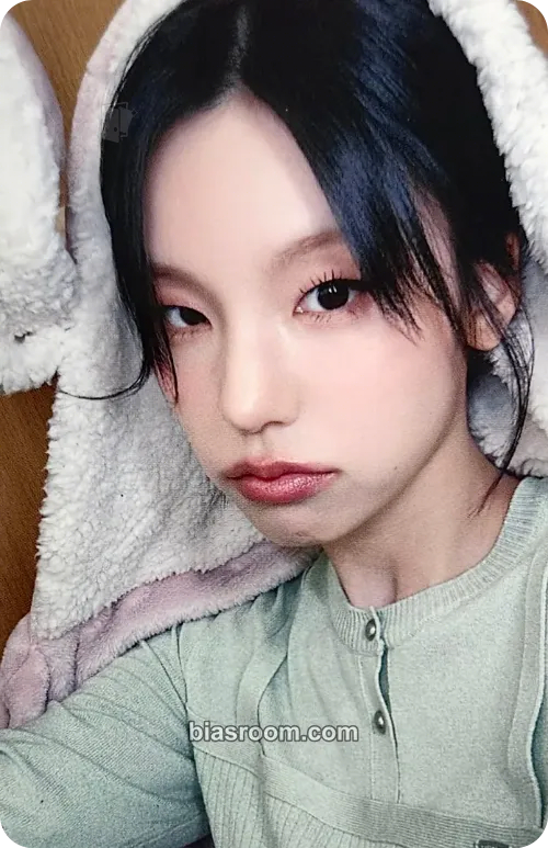 Yeji Air Photocard - ITZY - ITZY K-pop photocard