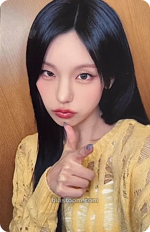 Yeji Air Photocard - ITZY - ITZY K-pop photocard