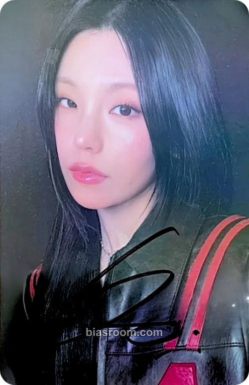 Yeji Air Photocard - ITZY - ITZY K-pop photocard