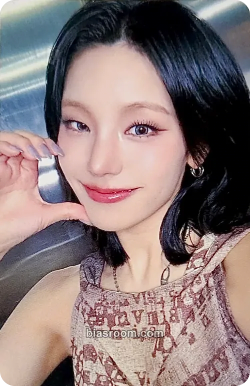 Yeji Air Photocard - ITZY - ITZY K-pop photocard