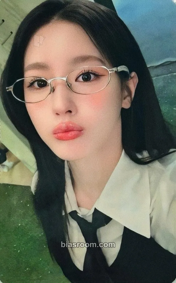 Miyeon I Sway Photocard - i-dle - i-dle K-pop photocard