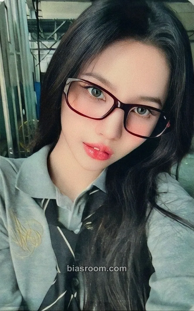 Soyeon I Sway Photocard - i-dle - i-dle K-pop photocard