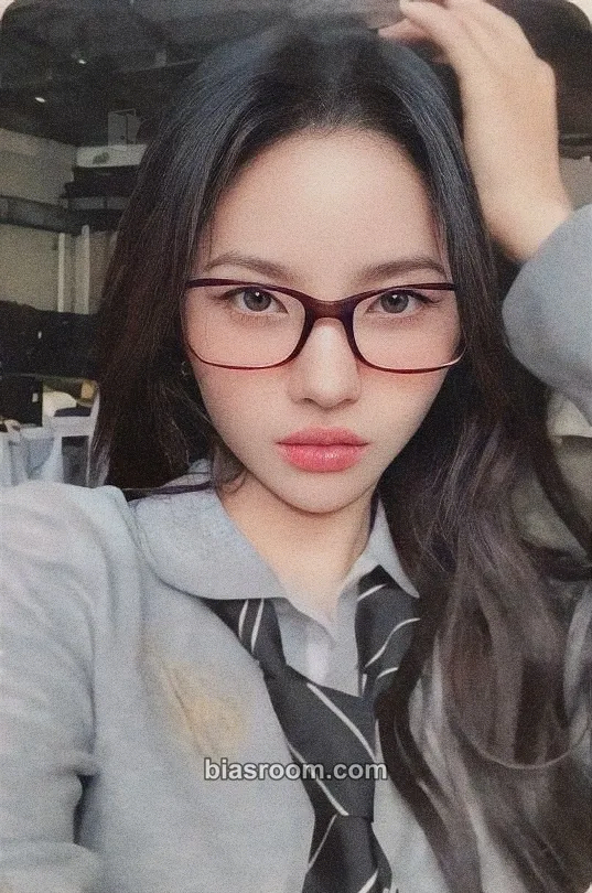 Soyeon I Sway Photocard - i-dle - i-dle K-pop photocard