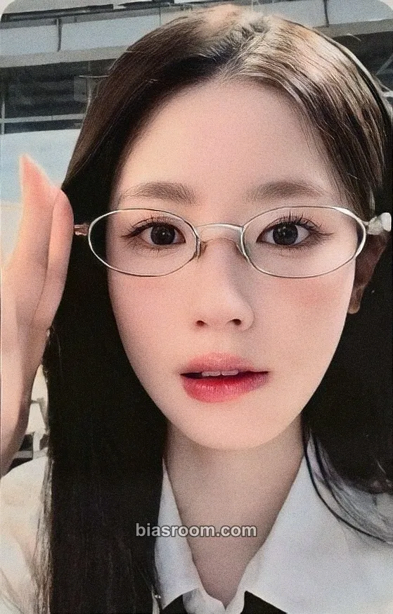 Miyeon I Sway Photocard - i-dle - i-dle K-pop photocard