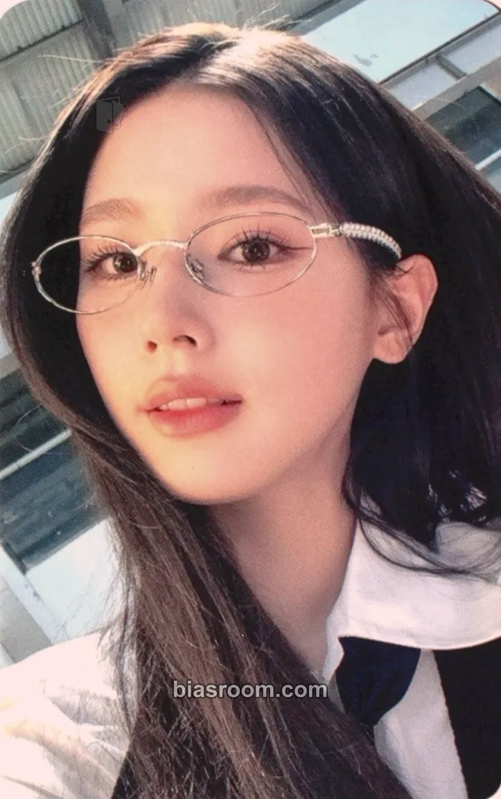 Miyeon I Sway Photocard - i-dle - i-dle K-pop photocard