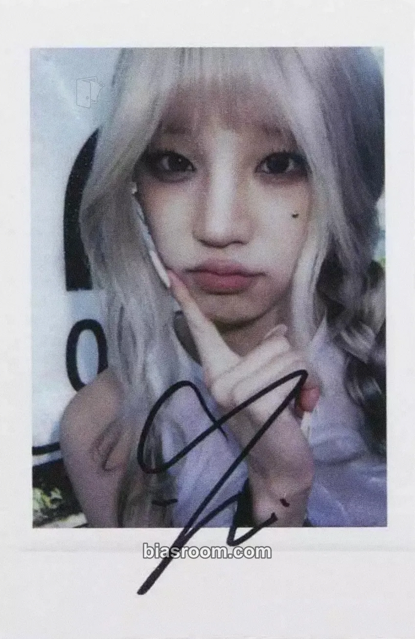 Yuqi I Sway Photocard - i-dle - i-dle K-pop photocard