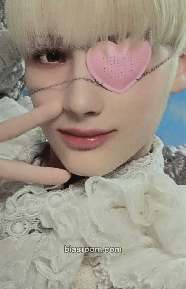 TOMORROW X TOGETHER - Huening Kai - The Chaos Chapter: FREEZE Album album photocard world version