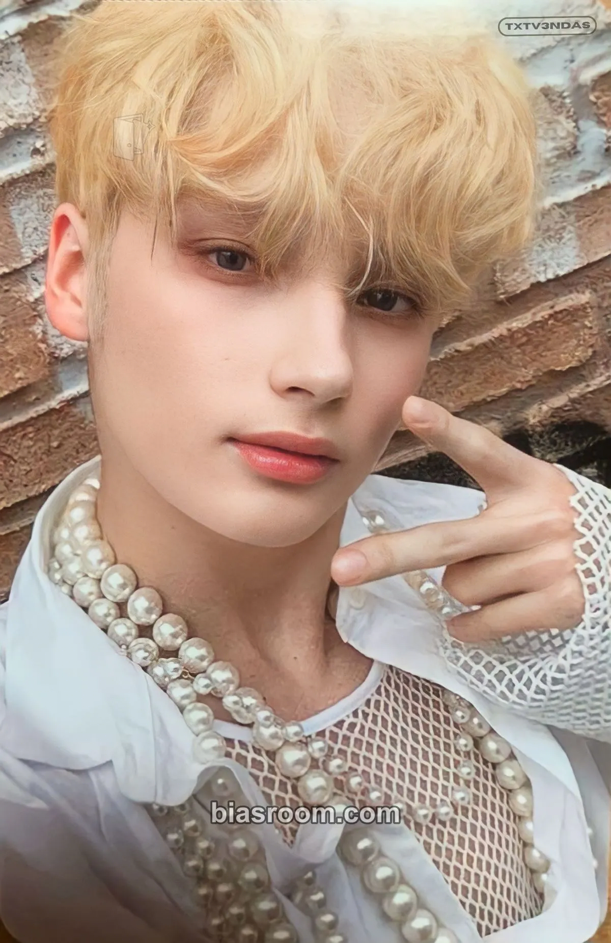 Huening Kai The Name Chapter: Freefall Photocard - TOMORROW X TOGETHER - TOMORROW X TOGETHER K-pop photocard