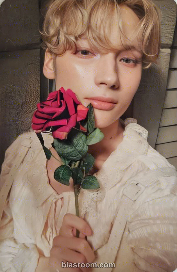 Huening Kai Minisode 3: Tomorrow Photocard - TOMORROW X TOGETHER - TOMORROW X TOGETHER K-pop photocard